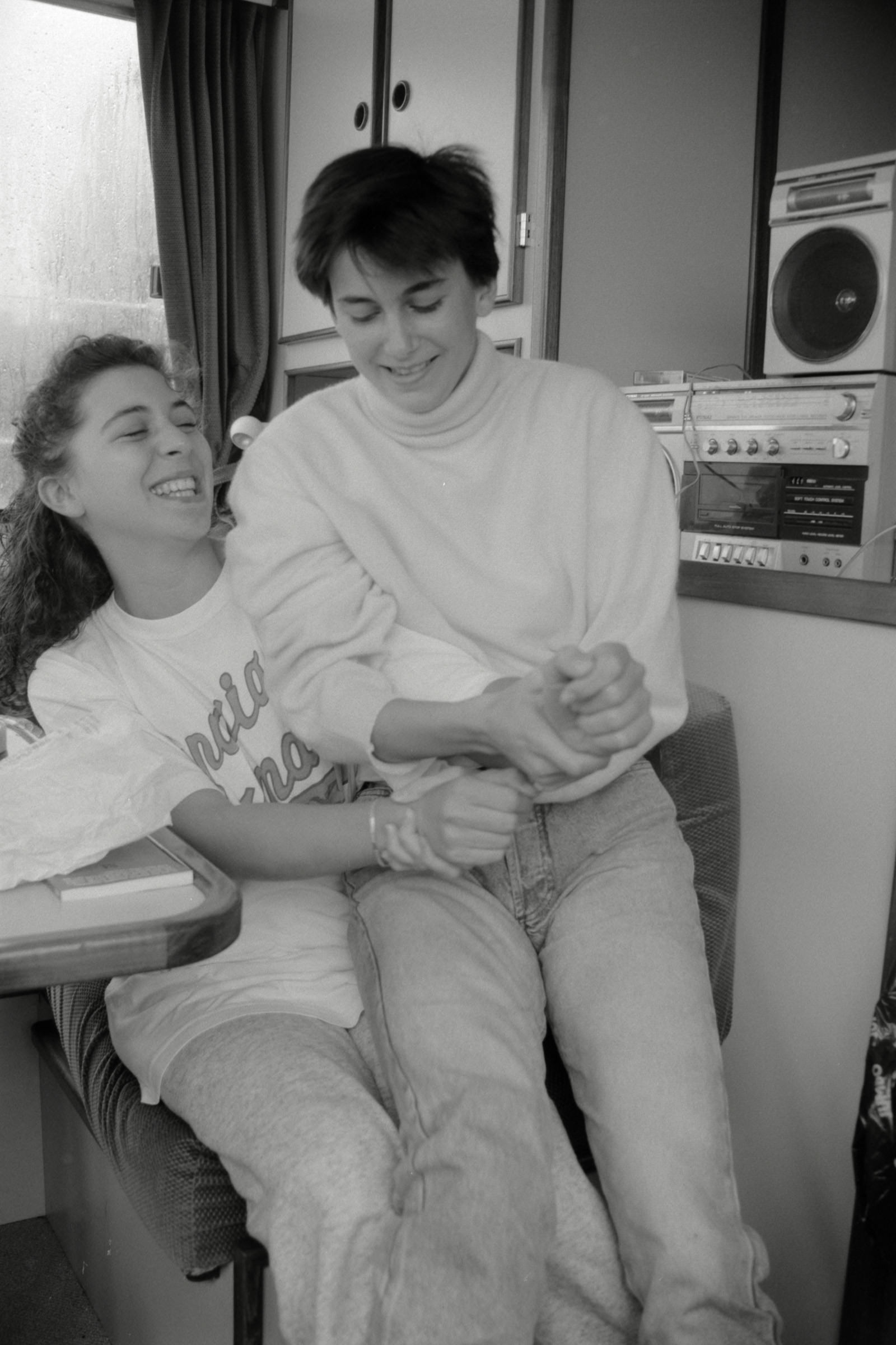 AHP F1990 09 005 sc250506 img10 NLP